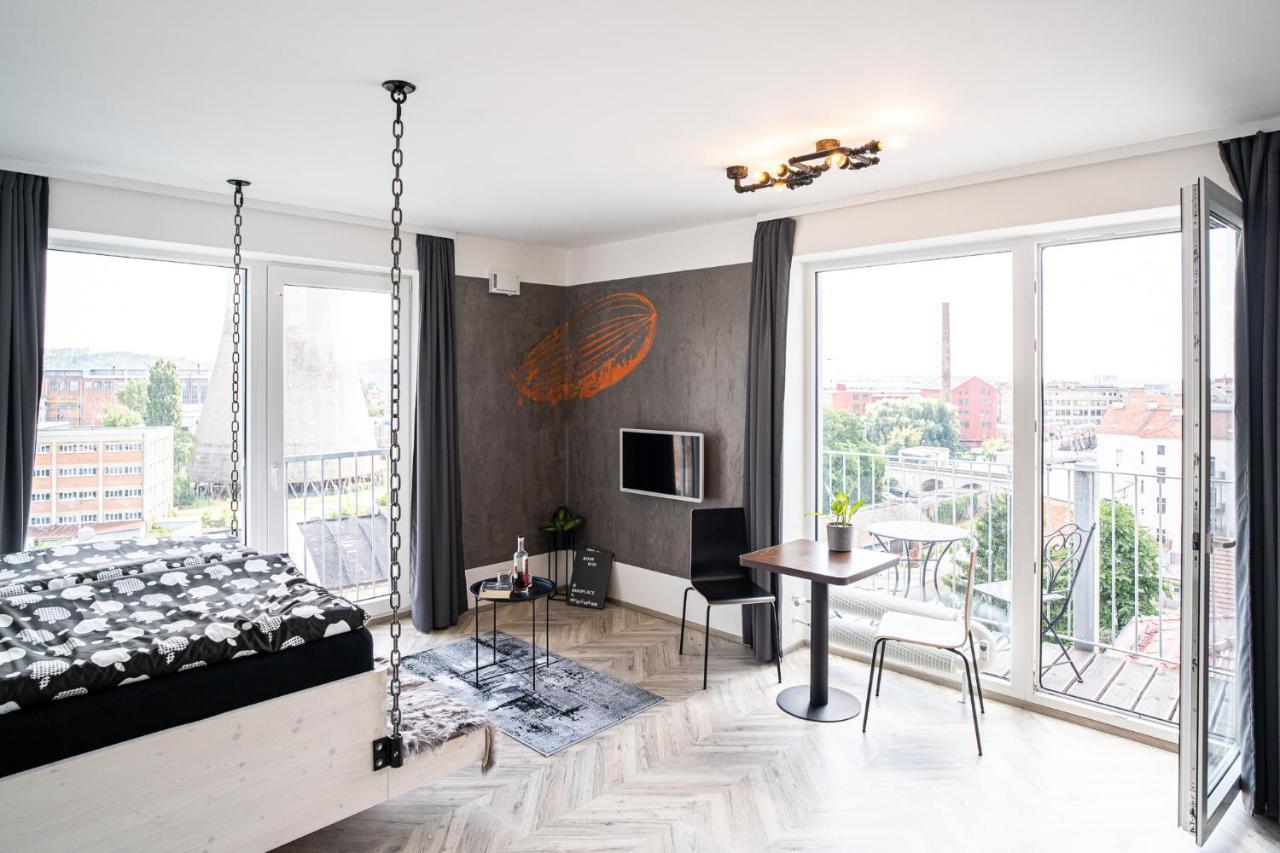 Zeppelin Studio With An Industrial View - Brno Apartment Exterior photo