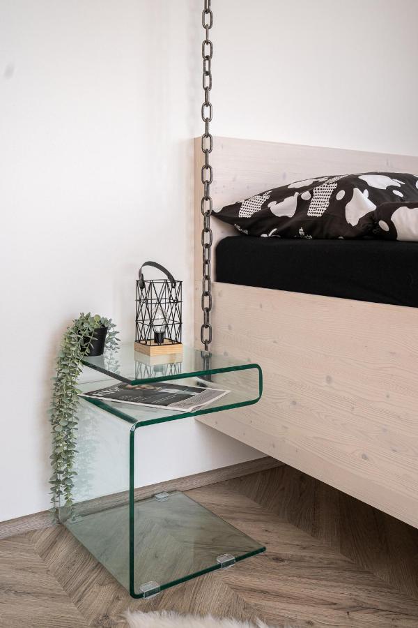 Zeppelin Studio With An Industrial View - Brno Apartment Exterior photo